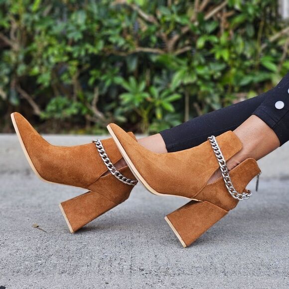 Shoes - Tan Women’s Faux Suede Chelsea Boots Block Heel with Silver Chain Detail